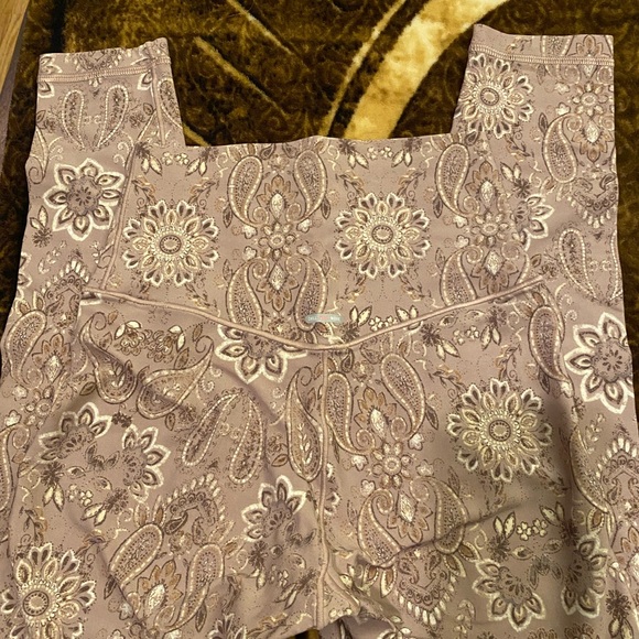 Aerie Chill Play Move Leggings paisley print - Picture 3 of 5